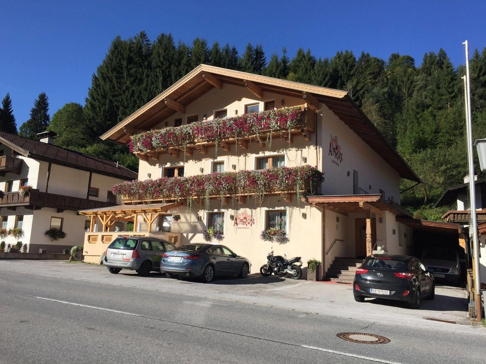 اوفاش Alpenchalet Almrose المظهر الخارجي الصورة