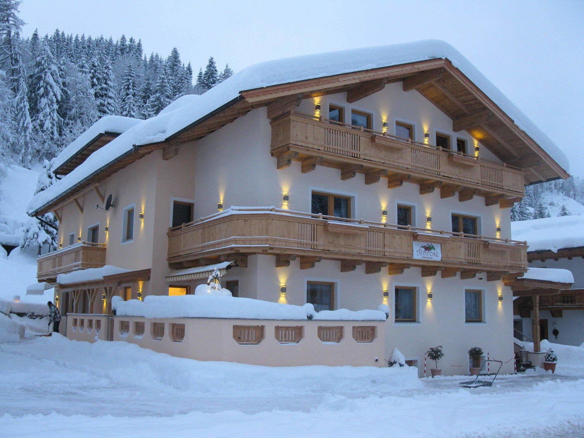 اوفاش Alpenchalet Almrose المظهر الخارجي الصورة